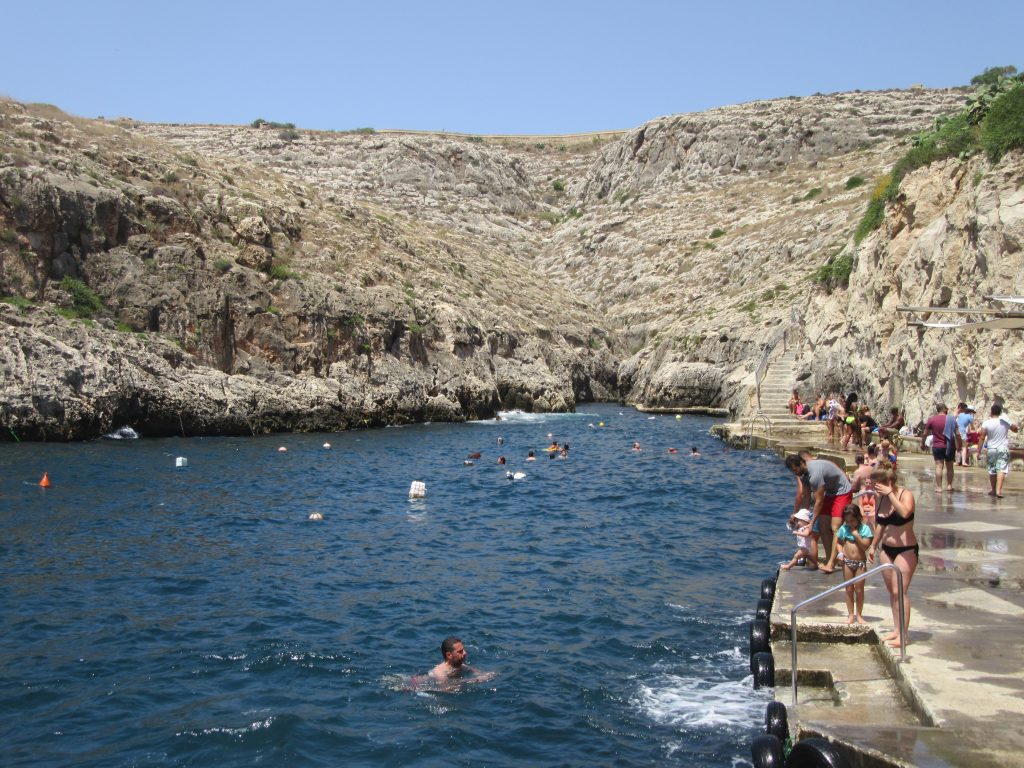 Piscine naturelle baignade blue grotto Malte 