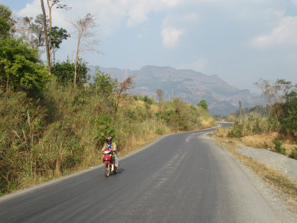 Boucle de Thakhek à moto au Laos paysages 