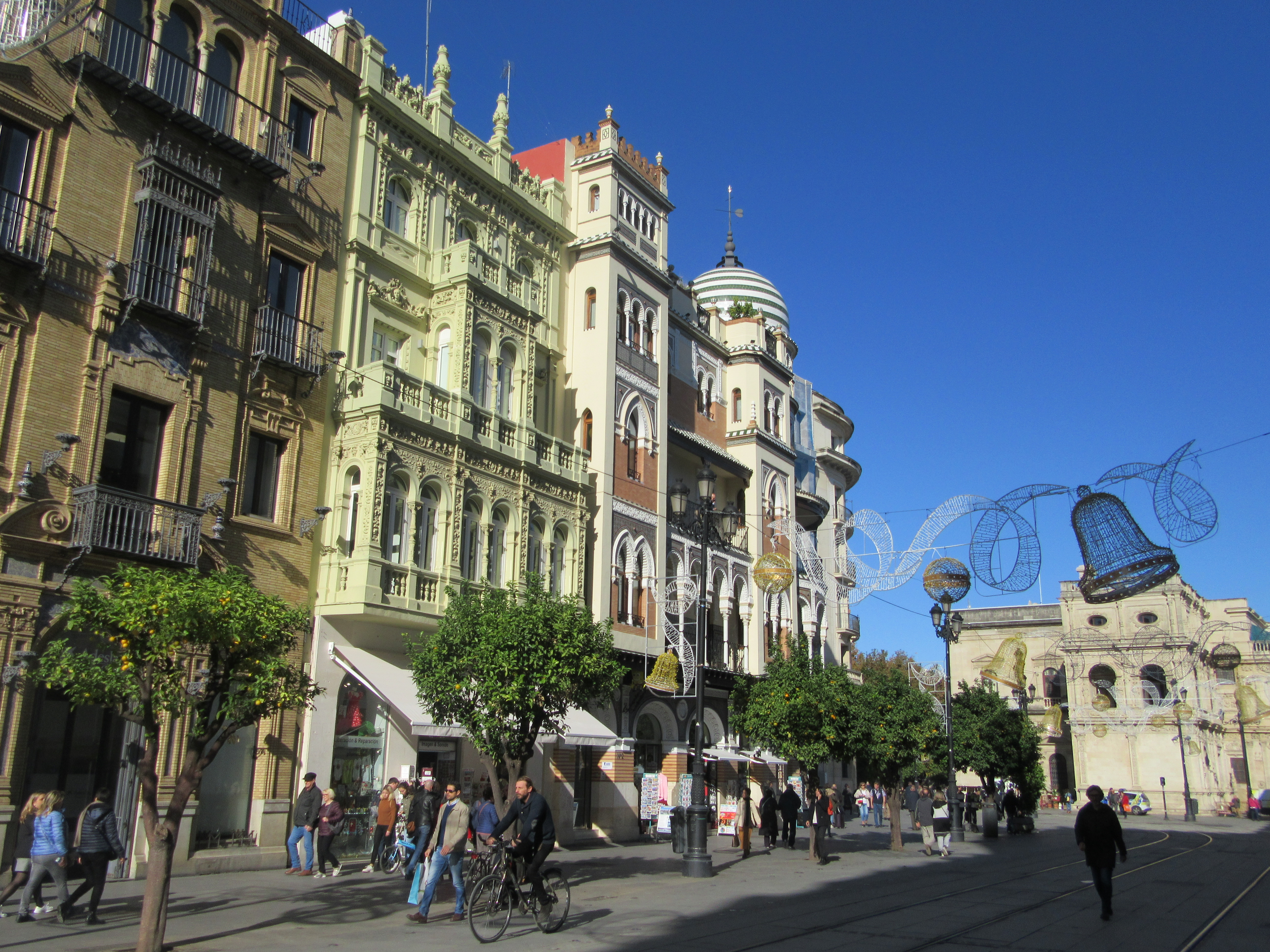 City trip à Seville avenue constitution