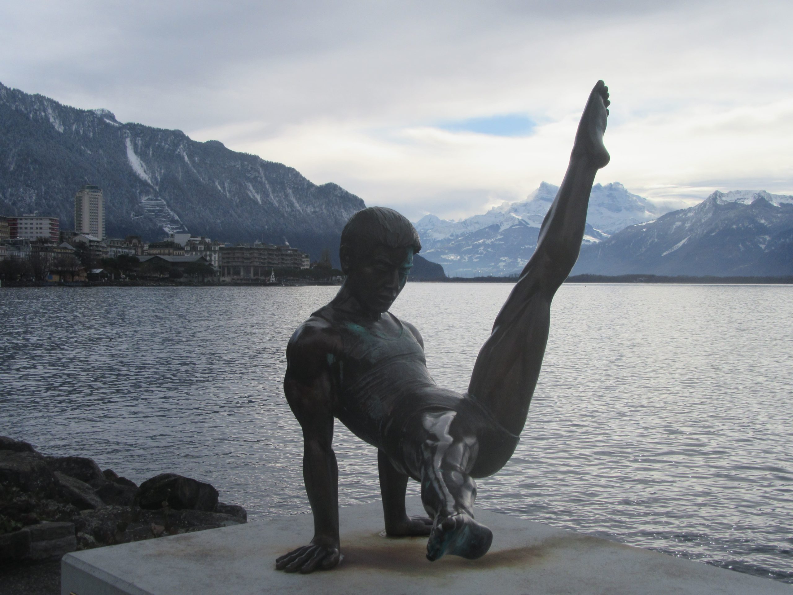 statue le long du lac Léman à Montreux 