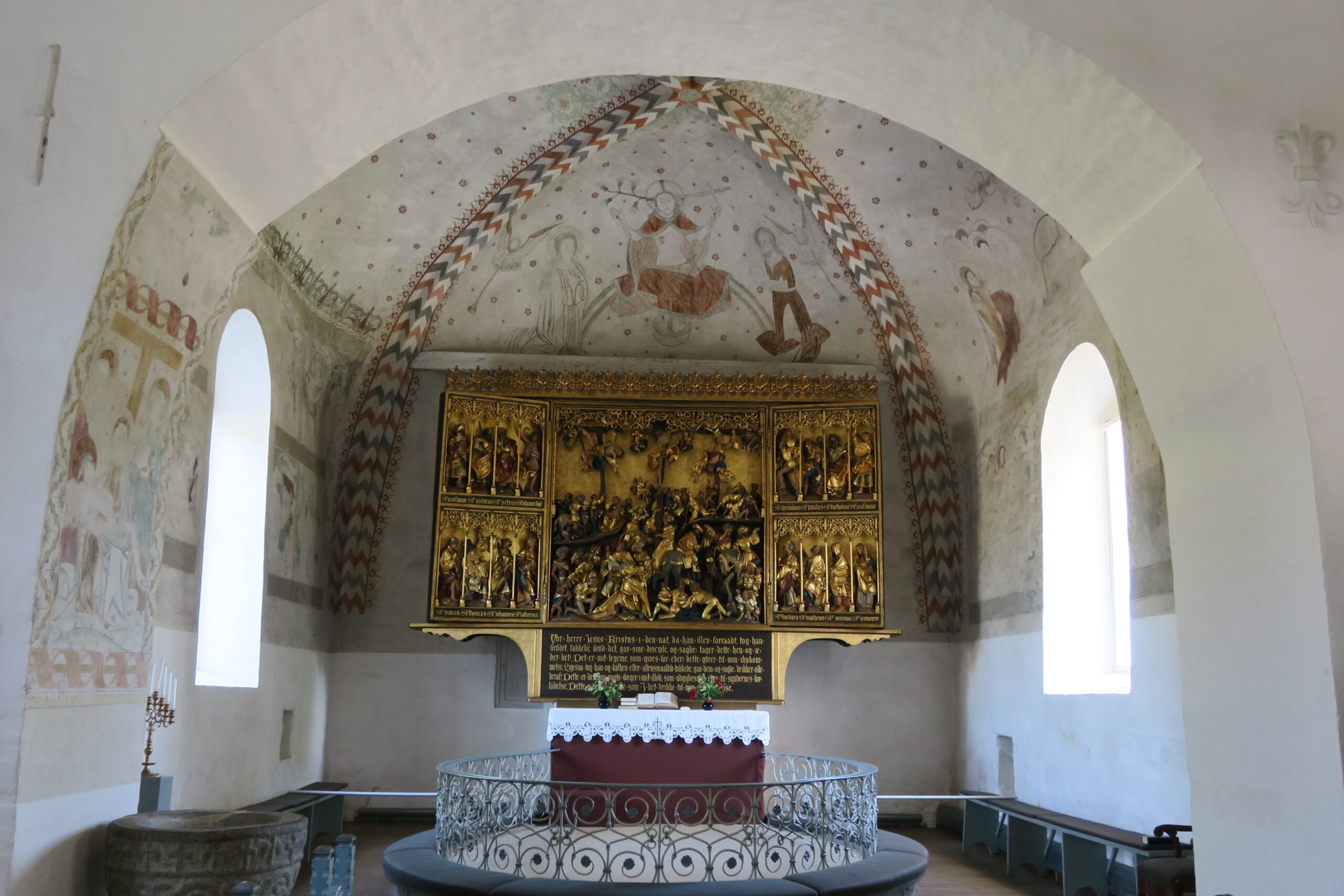 Intérieur de l'église de Bregninge sur l'île de Ærø au Danemark
