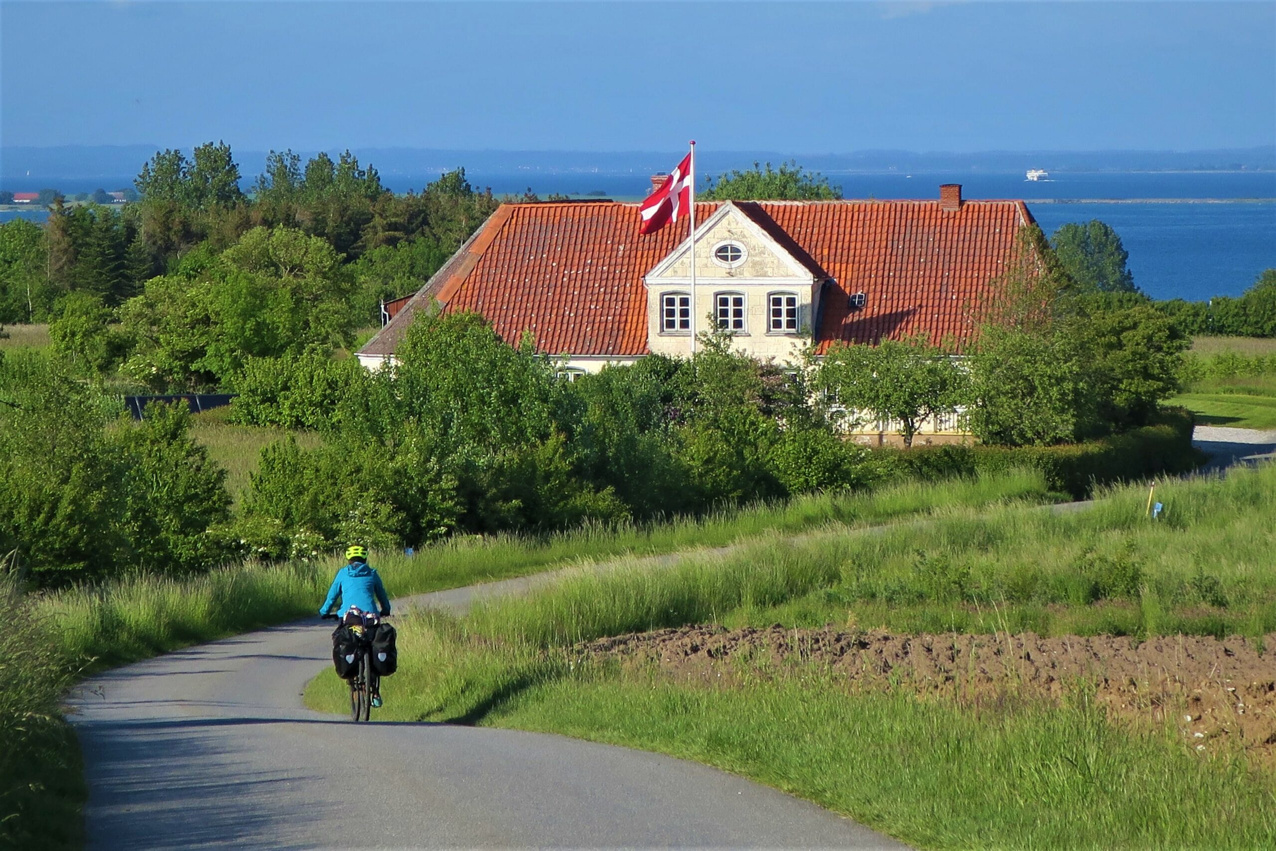 Voyageur à vélo au Danemark